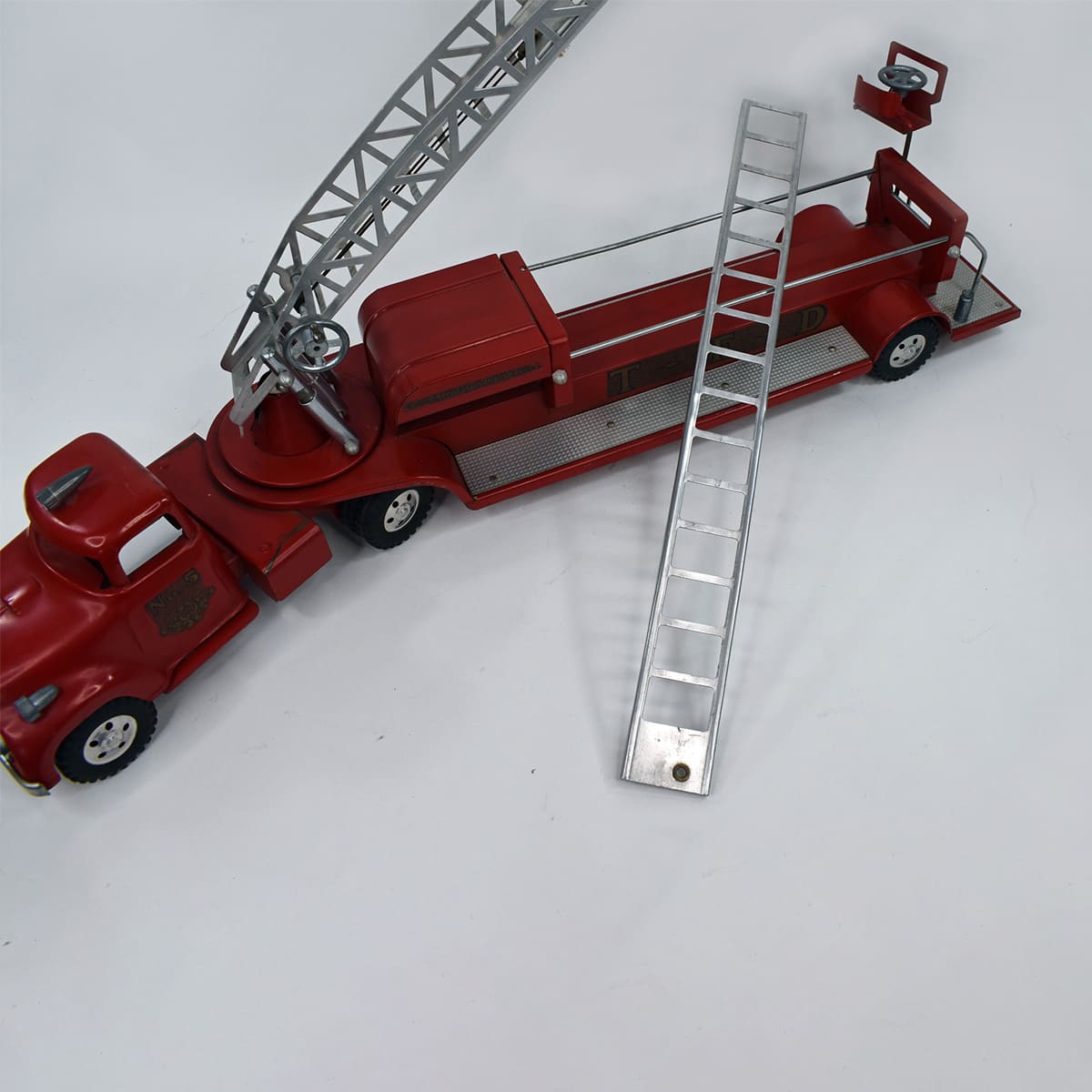 1960s selling Tonka TFD Fire Truck w/Ladder